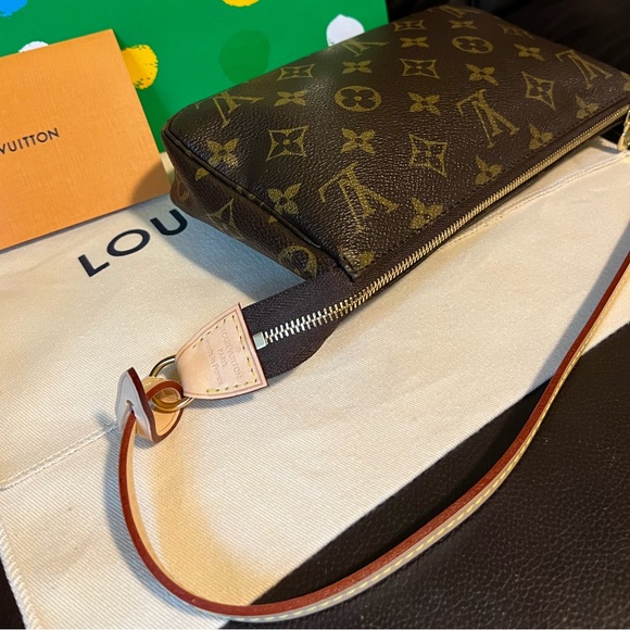 Pochette accessoire monogram - Picture 5 of 7